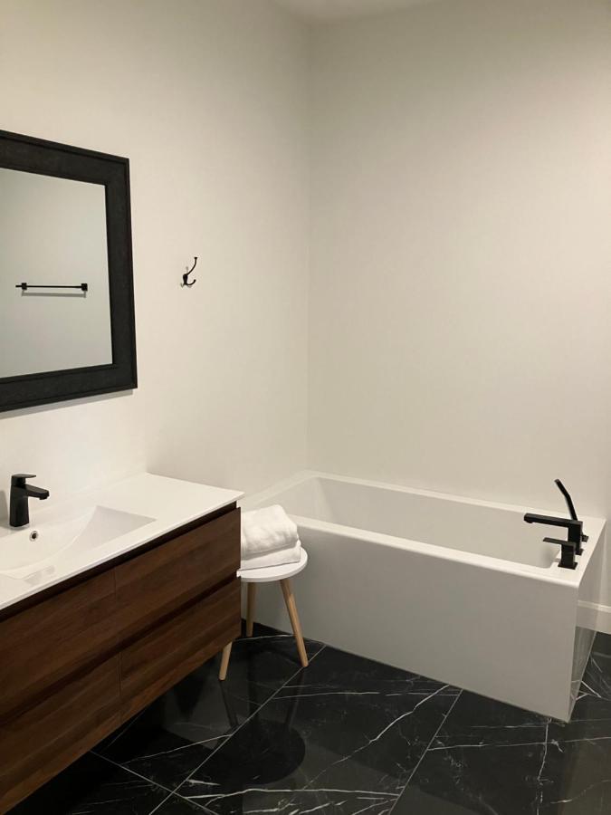 Yin Et Yang Apartment Sainte-Anne-de-Beaupre Ngoại thất bức ảnh